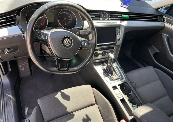 Volkswagen Passat cena 75000 przebieg: 253606, rok produkcji 2016 z Tarnów małe 16